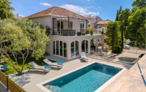 Gorgeous Home In Zadar With Indoor Swimming Pool